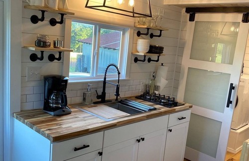 Cecil Cabina | The Arkansas Tiny House
