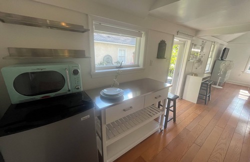 New Britain Cabaña | The Artist Cottage at Windy Hill