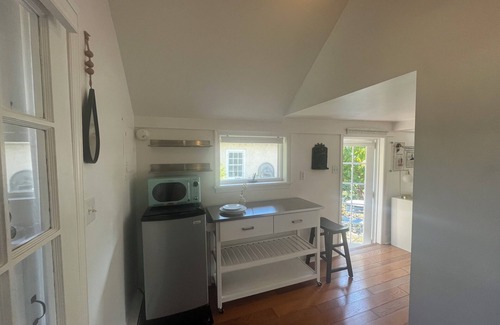 New Britain Cabaña | The Artist Cottage at Windy Hill