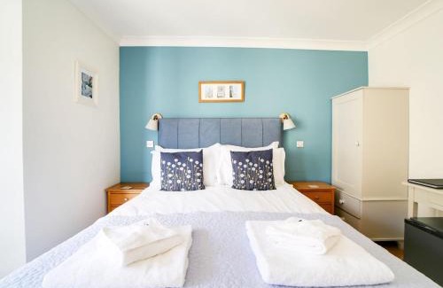 Porthleven Casa | The Artist Loft, Ensuite Guest Rooms, Porthleven
