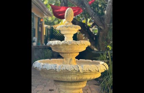 Old Northwood Historic District Casa | The Artist's Cottage