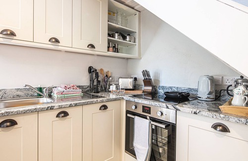 Bakewell Cabaña | The Artists Loft
