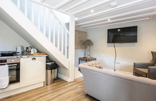 Bakewell Cabaña | The Artists Loft