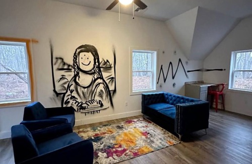 Red Hook Apartamento | THE ARTIST’S LOFT- Peaceful 1-bedroom apartment in lovely Red Hook with AC, WiFi