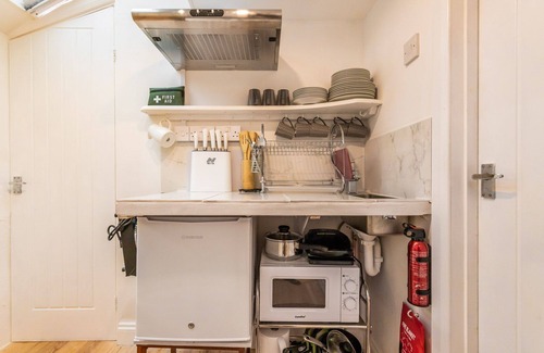 Norwich Cabaña | The Artists Workshop | Quirky 2-Bedroom Annex in Norwich City Centre