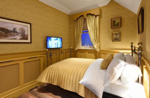 Birmingham Hotel | The Aston Tavern