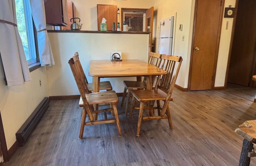 Herron Cabina | The Atwood Lodge | Secluded Cabin in Curran MI