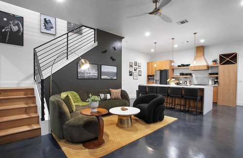 South Lamar Apartamento | The ATX South Lamar Creekside Retreat with Hot tub