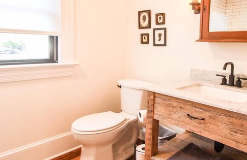 Village Green Casa | The Avalon House at 1306 Texas Ave