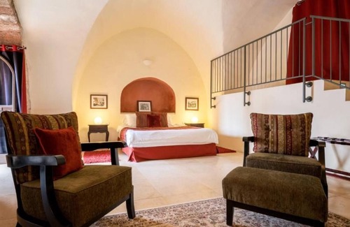 Artists Colony Cabina | The Avital Suite