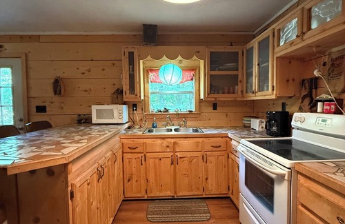 Dickinson Cabina | The Bama Bend