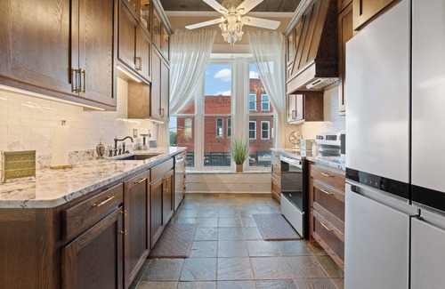 Cleburne Casa | The Banker's 1887 Penthouse