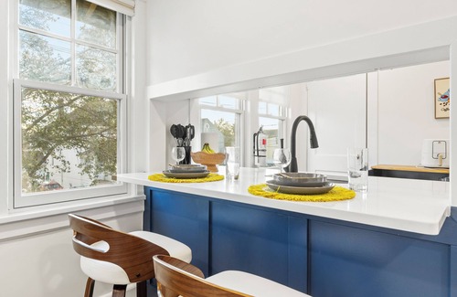 Bergenfield Casa | The Bar Loft - Second Floor Suite. Close proximity to NYC and MetLife Stadium.