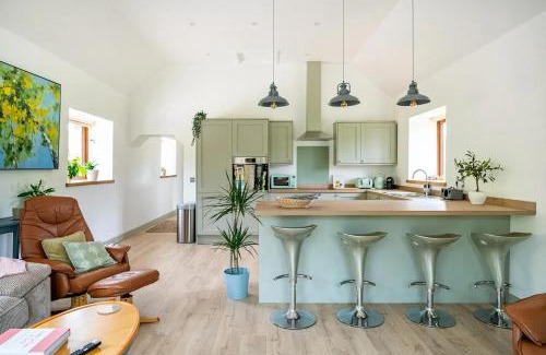 Monksilver Casa | The Barn at Burfords with wood fired hot tub