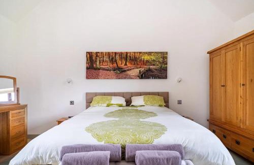 Monksilver Casa | The Barn at Burfords with wood fired hot tub