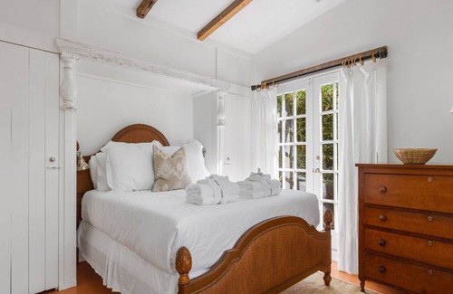 South of Broad Casa | The Barn at The William Ravennel House-Historic 1/1