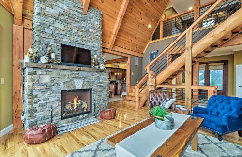 Caldwell Casa | The Barn House Caldwell Mtn Retreat with Hot Tub!