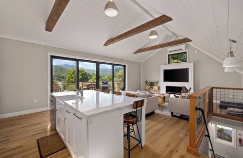 Johnson Casa | The Barn - Modern Living in Small Town Vermont