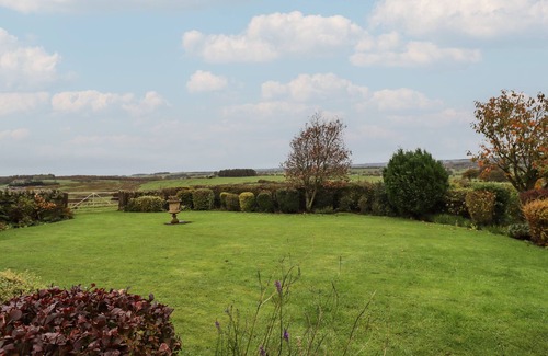 Capheaton Cabaña | THE BARN, pet friendly, character holiday cottage in Ponteland