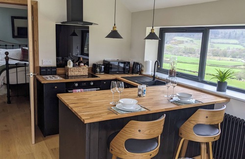 Llandrillo Casa | The Barn @ Tyn y Ffridd , great views, WiFi, log burner