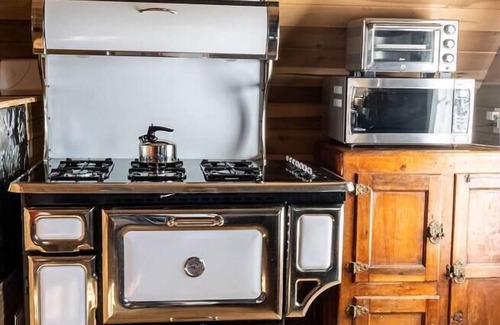 Grapetown Casa | The Barnhouse for 4 @ TimberRose Ranch FBG TX