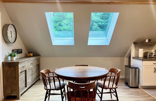 New Gloucester Casa | The Barnhouse with hot tub