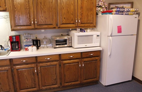 Humansville Hotel | The BarnwooD Inn