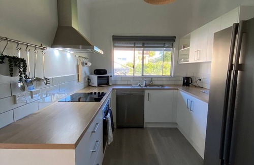 Torquay Casa | The Bay 44 is a 4 bedroom home, near the beach.