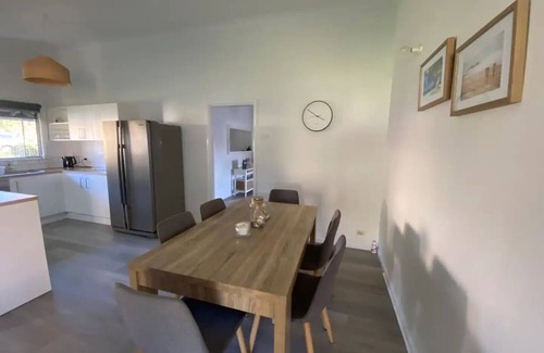 Torquay Casa | The Bay 44 is a 4 bedroom home, near the beach.