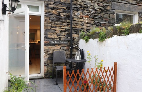 Waterhead Cabaña | The Bay Cottage
