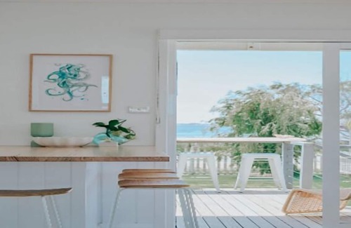 Robinson Casa | The Bay House - stay, relax and unwind