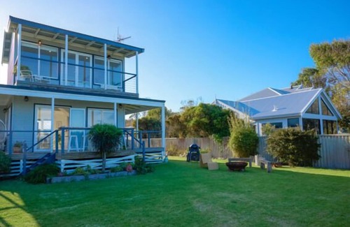Robinson Casa | The Bay House - stay, relax and unwind