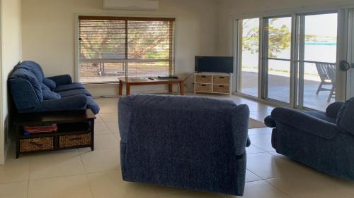 Lake Wangary Casa | The Beach House - Spectacular Location - Privacy - Right On The Beach