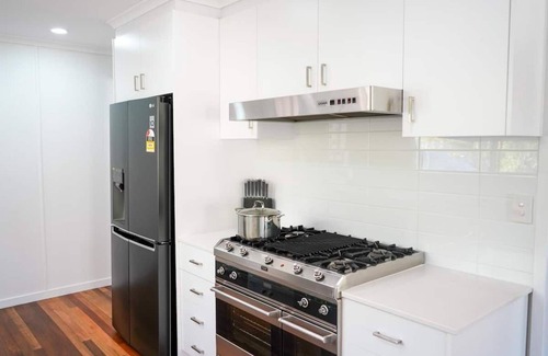 Pallarenda Casa | The Beach House-walk to Pallarenda beach!