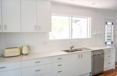 Pallarenda Casa | The Beach House-walk to Pallarenda beach!