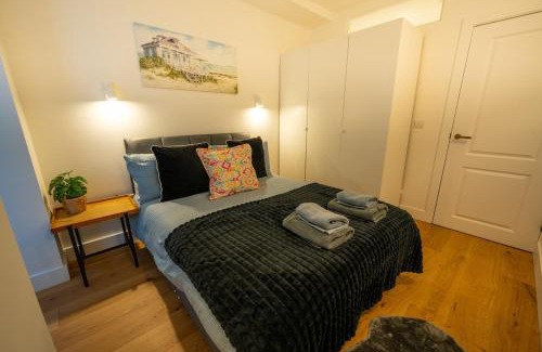 Eastbourne Seafront Apartamento | The Beach Way- specious Apt