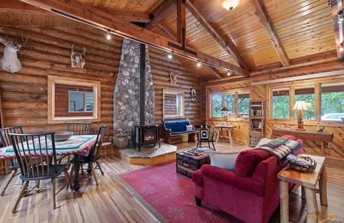 Custer Cama Y Desayuno | The Bears Den Dakota Dream B&B. Secluded, Close to Custer, Great Breakfast!