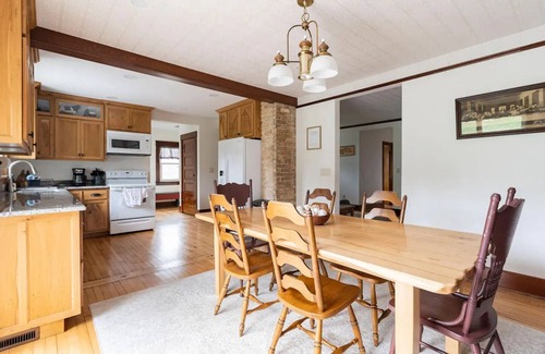 Lebanon Otro | The Beekeeper's Inn- Quiet country retreat