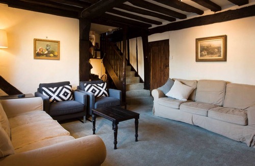 Wickhambreaux Cabaña | The Bell House- Beautiful 16th century cottage on the village green