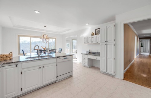 Willisburg Casa | The Belle LUX KY Bourbon Trail-Hot tub-Hiking Trails on over 120 acres!