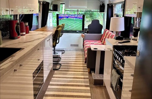 Bellingen Cabaña | The Bello BigRig - Luxury Riverfront Bus Conversion, close to town, pet friendly