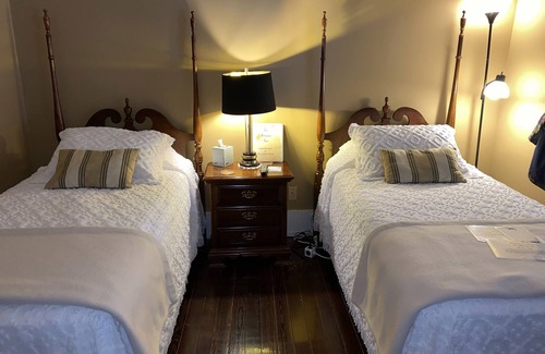 Abbeville Hotel | The Belmont Inn