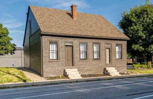 Lockerbie Square Apartamento | THE BEST Downtown Spot Free parking Pet friendly