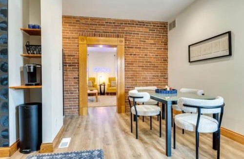 Lockerbie Square Apartamento | THE BEST Downtown Spot Free parking Pet friendly