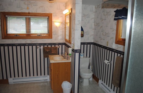 Bayfield Cama Y Desayuno | 1 cuadra de Ferry! Vista al lago -Plazas 2 Baño completo privado con jacuzzi