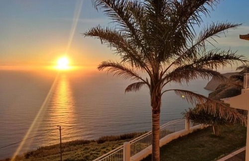 Paul do Mar Casa | The Best Sea View in Madeira -Casa Farol