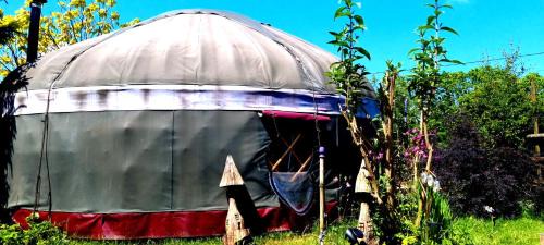 Berkeley Otro | The Big Yurt - family glamping in the Cotswolds