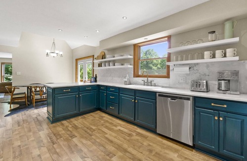 Lucas Casa | The Billy Pig Lodge – Pool, Hot tub & 7 acres!