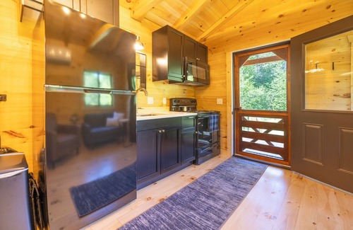 Porterfield Cabina | The Birch - New! - Menominee River Boutique Tiny Cottage