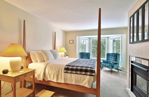 Killington Cabina | The Birch Ridge: 3 Guest Rooms W/ Ensuite Baths, Fireplaces, Jacuzzi Tubs, Hot Tub & More! Block C 3 Bedroom Home